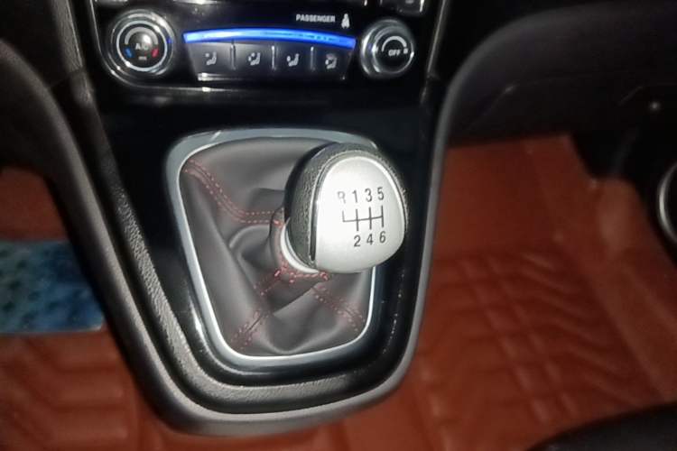 Used Haval H6 2017 Classic Edition 1.5T Manual Two-Wheel Drive Urban Model Gear Lever