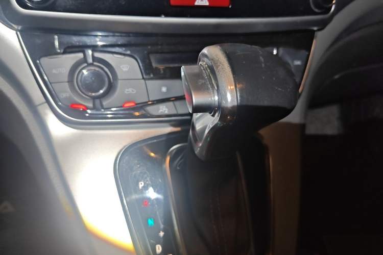 Used Haval H6 2017 Blue Label Sport Edition 1.5T Automatic Two-Wheel Drive Luxury Model Gear Lever