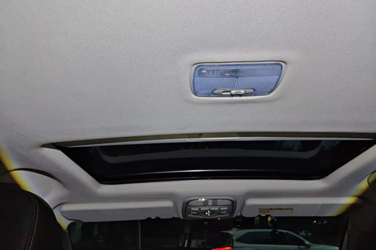 Used Haval H6 2017 Classic Edition 1.5T Automatic Two-Wheel Drive Elite Model Headliner