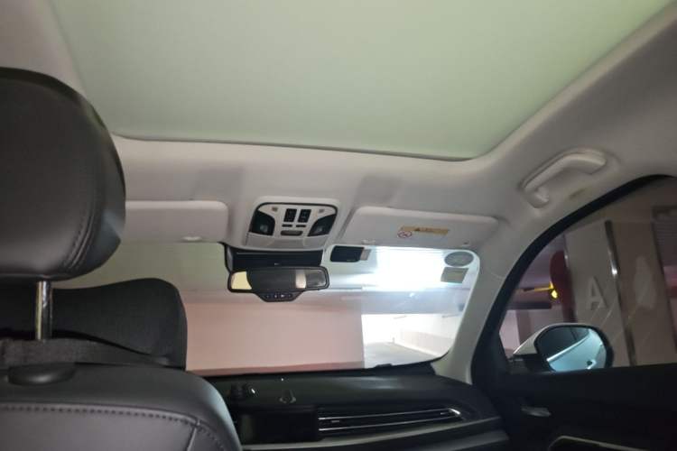 Used Haval H6 2017 Blue Label 2.0T Automatic Two-Wheel Drive Smart Edition Headliner