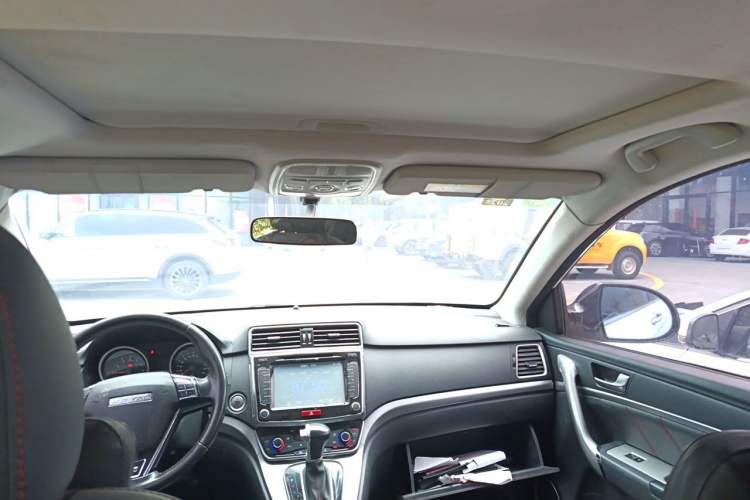 Used Haval H6 2017 Restyled Red-Label Sport Version 1.5T Automatic Two-Wheel Drive Luxury Trim Headliner