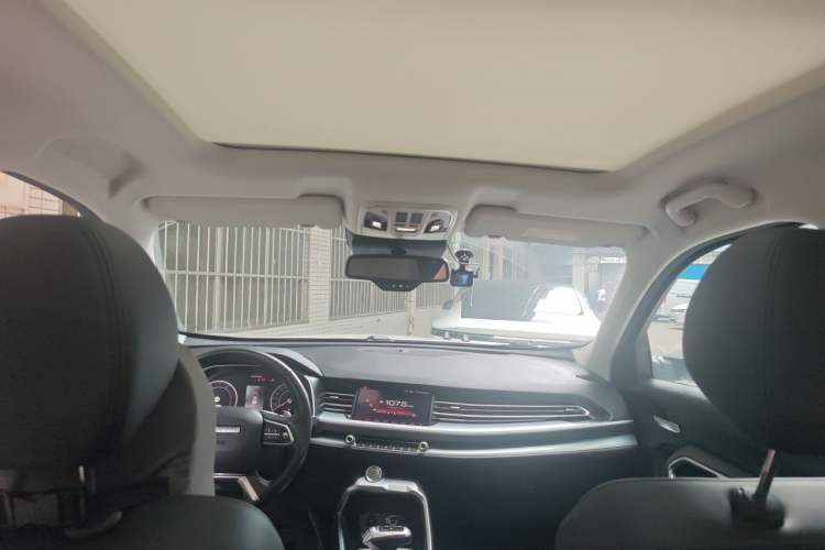 Used Haval H6 2017 Red Label 2.0T Automatic Two-Wheel Drive ZhiShang Model Headliner