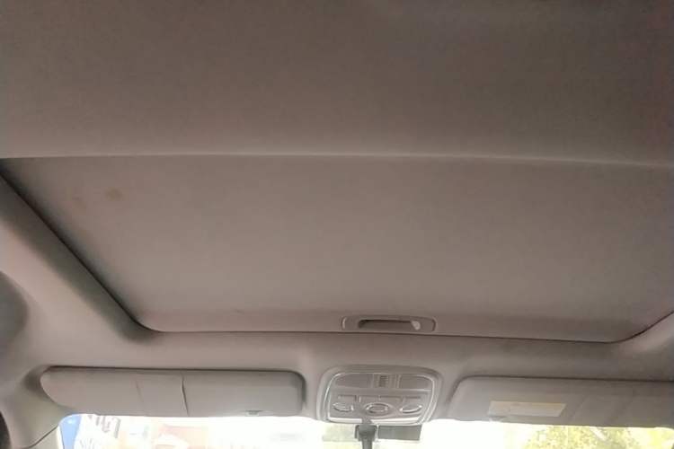Used Haval H6 2017 Classic Edition 1.5T Automatic Two-Wheel Drive Urban Model Headliner