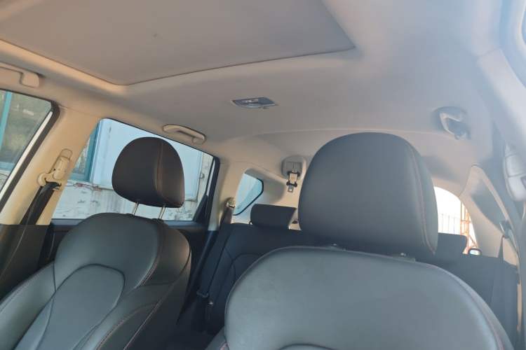 Used Haval H6 2017 Red-Label Sport Edition 1.5T Manual Two-Wheel Drive Elite Model Headliner