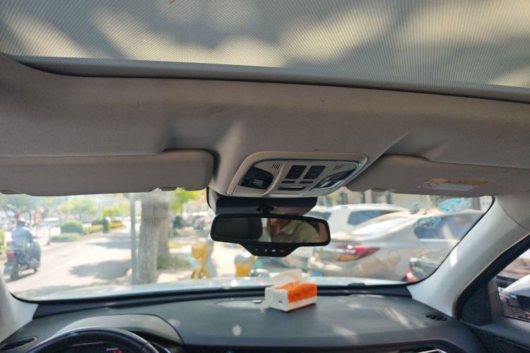 Used Haval H6 2017 Red Label 2.0T Automatic Two-Wheel Drive ZhiShang Model Headliner