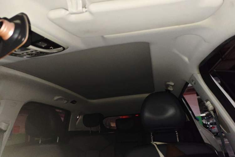 Used Haval H6 2017 Red Label 2.0T Automatic Two-Wheel Drive ZhiShang Model Headliner
