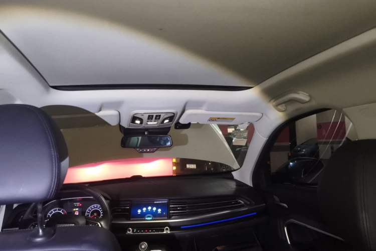 Used Haval H6 2017 Blue Label 1.5T Automatic Two-Wheel Drive ZhiShang Model Headliner