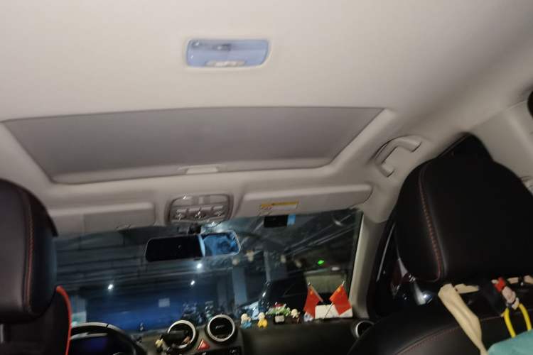 Used Haval H6 2017 Revised Blue-Label Sport Version 1.5T Automatic Two-Wheel Drive Luxury Trim Headliner