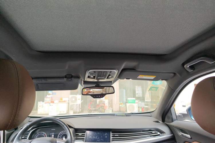 Used Haval H6 2017 Red Label 2.0T Automatic Two-Wheel Drive ZhiShang Model Headliner