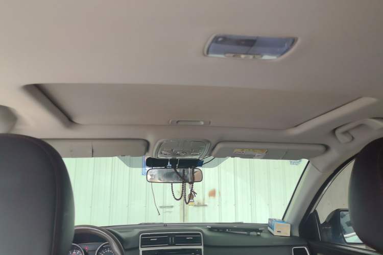 Used Haval H6 2017 Red-Label Sport Edition 1.5T Manual Two-Wheel Drive Elite Model Headliner