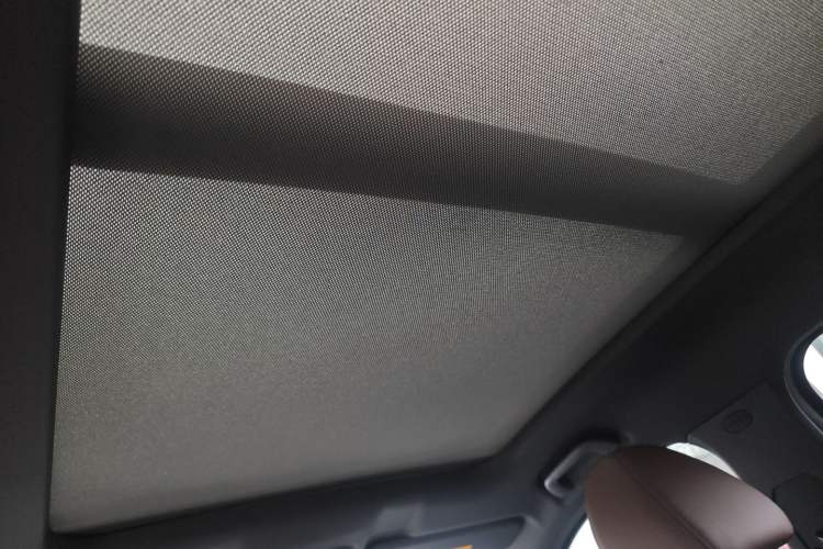 Used Haval H6 2017 Red Label 2.0T Automatic Two-Wheel Drive ZhiShang Model Headliner