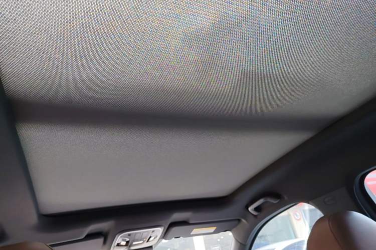 Used Haval H6 2017 Red Label 2.0T Automatic Two-Wheel Drive ZhiShang Model Headliner