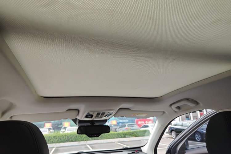 Used Haval H6 2017 Red Label 2.0T Automatic Two-Wheel Drive ZhiShang Model Headliner