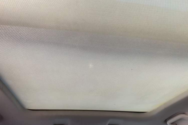 Used Haval H6 2017 Red Label 2.0T Automatic Two-Wheel Drive ZhiShang Model Headliner