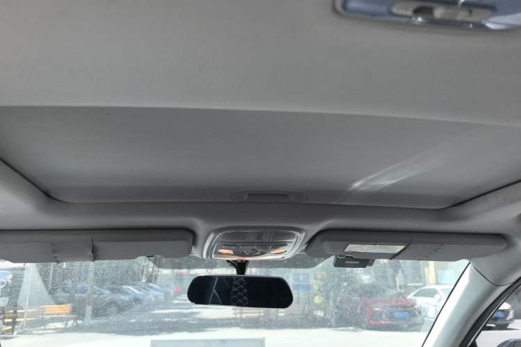 Used Haval H6 2017 Classic Edition 1.5T Automatic Two-Wheel Drive Elite Model Headliner