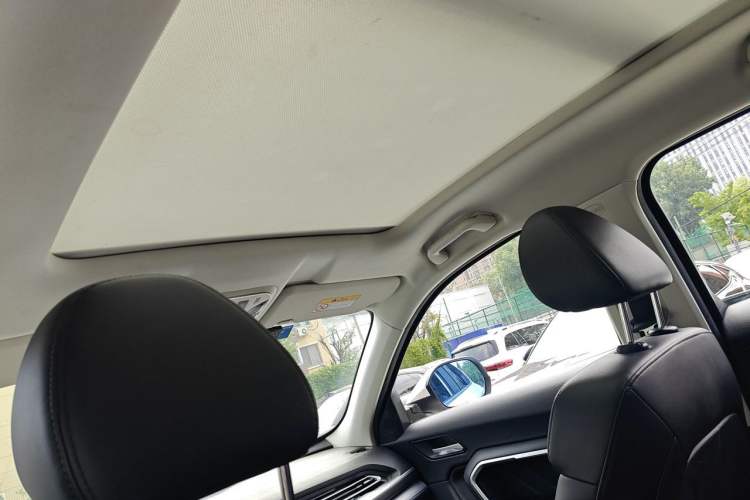 Used Haval H6 2017 Red Label 2.0T Automatic Two-Wheel Drive ZhiShang Model Headliner