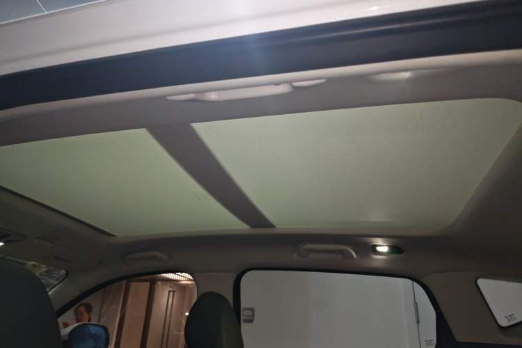 Used Haval H6 2017 Blue Label 1.5T Automatic Two-Wheel Drive ZhiShang Model Headliner