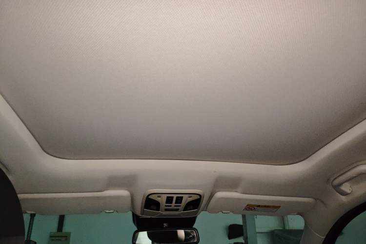 Used Haval H6 2017 Blue Label 1.5T Automatic Two-Wheel Drive ZhiShang Model Headliner