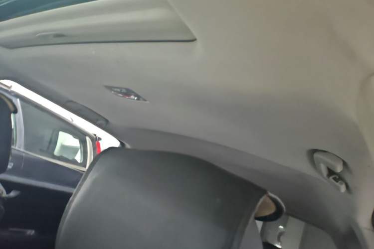 Used Haval H6 2017 Red-Label Sport Edition 1.5T Manual Two-Wheel Drive Elite Model Headliner