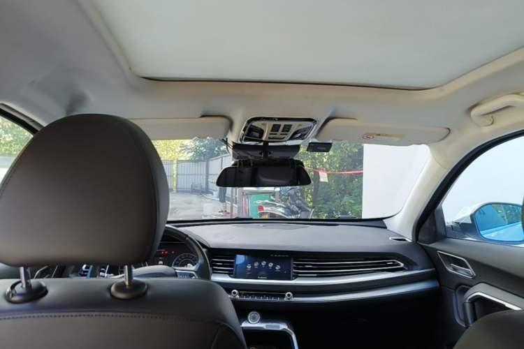 Used Haval H6 2017 Red Label 2.0T Automatic Two-Wheel Drive ZhiShang Model Headliner
