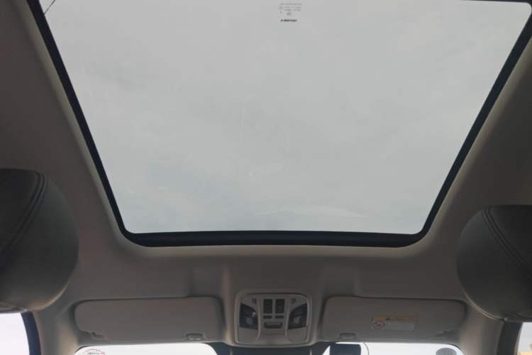 Used Haval H6 2017 Red Label 2.0T Automatic Two-Wheel Drive ZhiShang Model Headliner
