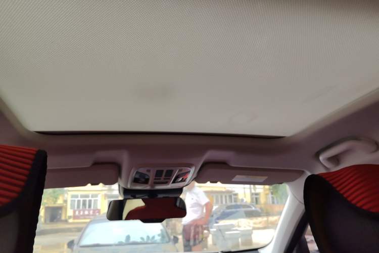 Used Haval H6 2017 Red Label 2.0T Automatic Two-Wheel Drive ZhiShang Model Headliner