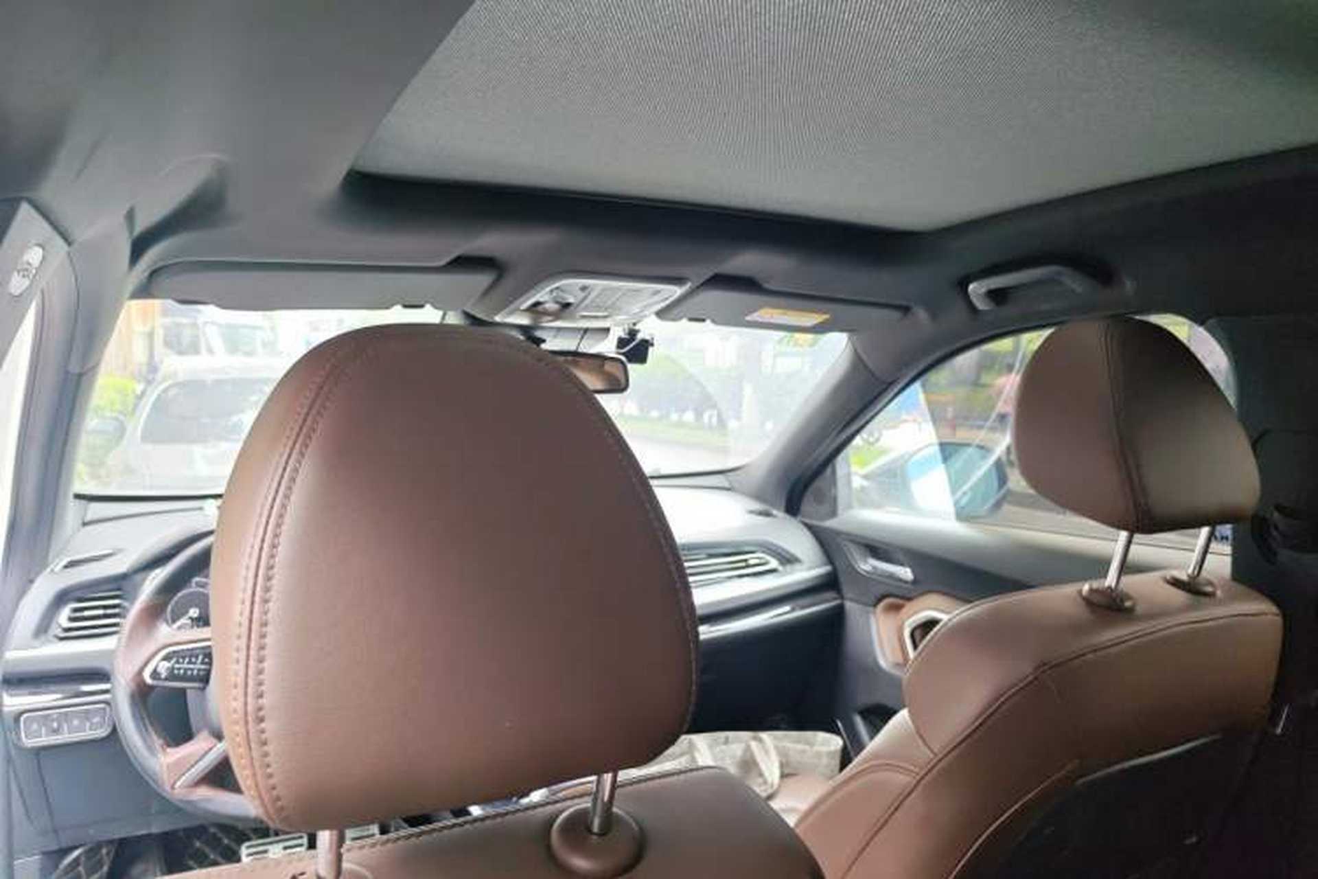Used Haval H6 2017 Red Label 2.0T Automatic Two-Wheel Drive ZhiShang Model Headliner