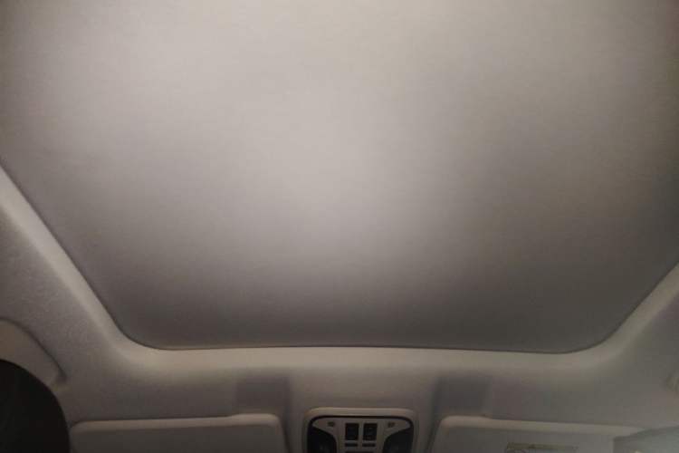 Used Haval H6 2017 Red-Label 1.5T Automatic Two-Wheel Drive Smart Edition Headliner