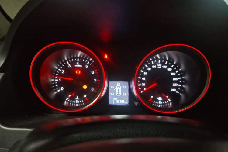 Used Haval H6 2017 Blue Label Sport Edition 1.5T Manual Two-Wheel Drive Elite Model Instrument Cluster