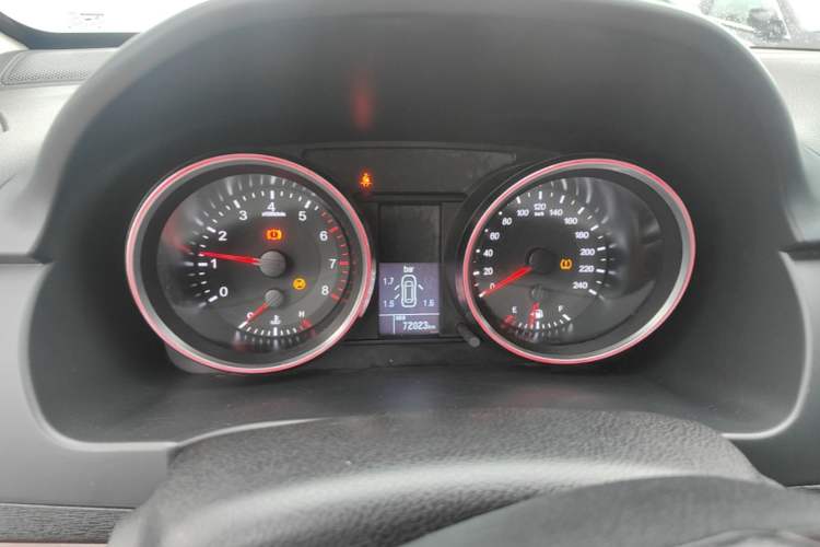 Used Haval H6 2017 Red-Label Sport Edition 1.5T Manual Two-Wheel Drive Elite Model Instrument Cluster