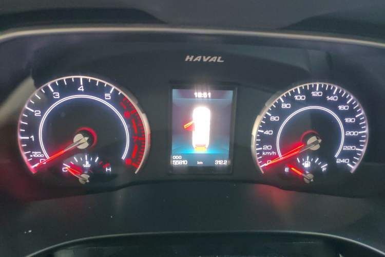 Used Haval H6 2017 Red Label 2.0T Automatic Two-Wheel Drive ZhiShang Model Instrument Cluster