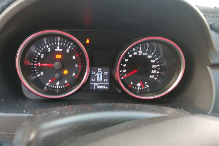 Used Haval H6 2017 Red-Label Sport Edition 1.5T Manual Two-Wheel Drive Elite Model Instrument Cluster