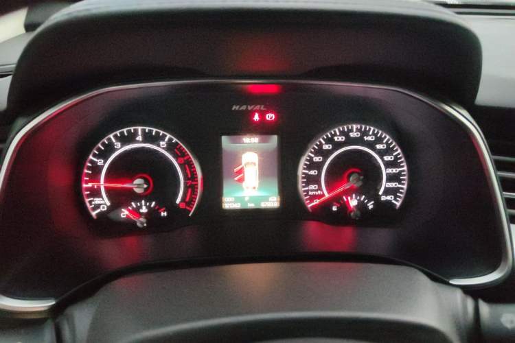 Used Haval H6 2017 Red Label 2.0T Automatic Two-Wheel Drive ZhiShang Model Instrument Cluster