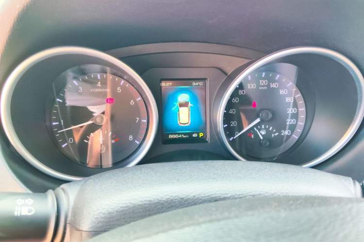 Used Haval H6 2017 Red Label 2.0T Automatic Two-Wheel Drive ZhiShang Model Instrument Cluster