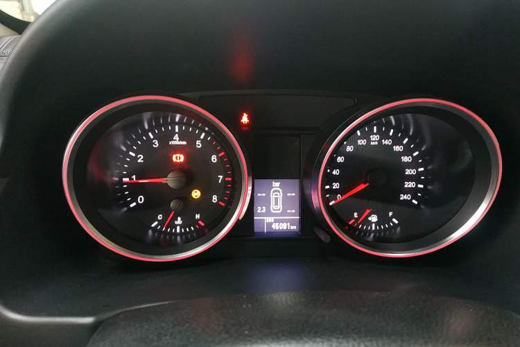 Used Haval H6 2017 Red-Label Sport Edition 1.5T Manual Two-Wheel Drive Elite Model Instrument Cluster