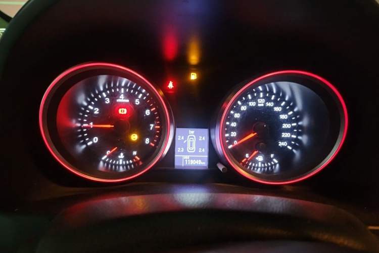 Used Haval H6 2017 Blue Label Sport Edition 1.5T Manual Two-Wheel Drive Elite Model Instrument Cluster