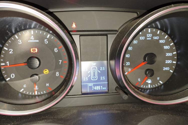 Used Haval H6 2017 Red-Label Sport Edition 1.5T Manual Two-Wheel Drive Elite Model Instrument Cluster