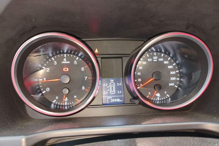 Used Haval H6 2017 Classic Edition 1.5T Manual Two-Wheel Drive Elite Model Instrument Cluster