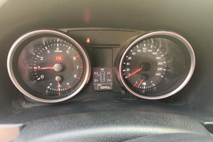 Used Haval H6 2017 Red-Label Sport Edition 1.5T Manual Two-Wheel Drive Elite Model Instrument Cluster
