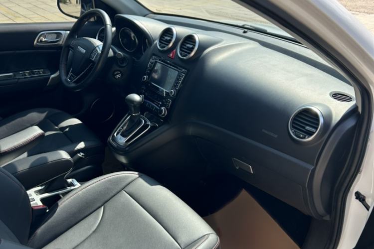 Used Haval H6 2017 Classic Edition 1.5T Automatic Two-Wheel Drive Urban Model Interior 1
