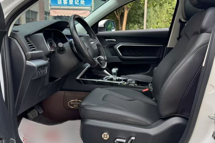 Used Haval H6 2017 Red-Label 1.3T Automatic Two-Wheel Drive ZhiShang Model Interior 1