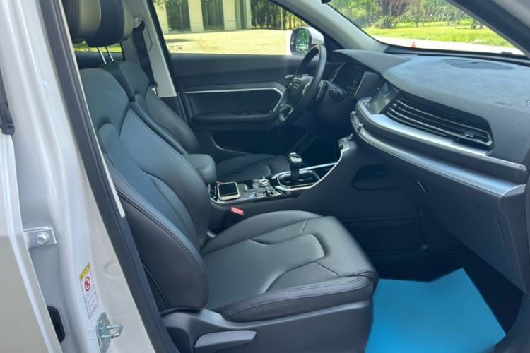 Used Haval H6 2017 Red Label 2.0T Automatic Two-Wheel Drive ZhiShang Model Interior 10