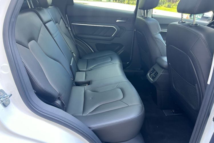 Used Haval H6 2017 Red Label 2.0T Automatic Two-Wheel Drive ZhiShang Model Interior 11