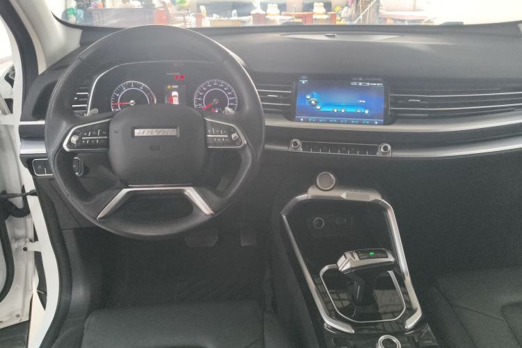 Used Haval H6 2017 Red Label 2.0T Automatic Two-Wheel Drive ZhiShang Model Interior 2