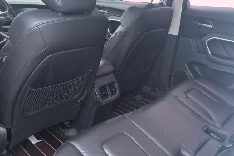Used Haval H6 2017 Blue Label 1.5T Automatic Two-Wheel Drive ZhiShang Model Interior 2