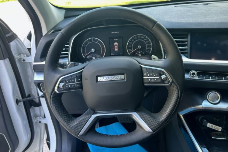 Used Haval H6 2017 Red Label 2.0T Automatic Two-Wheel Drive ZhiShang Model Interior 2