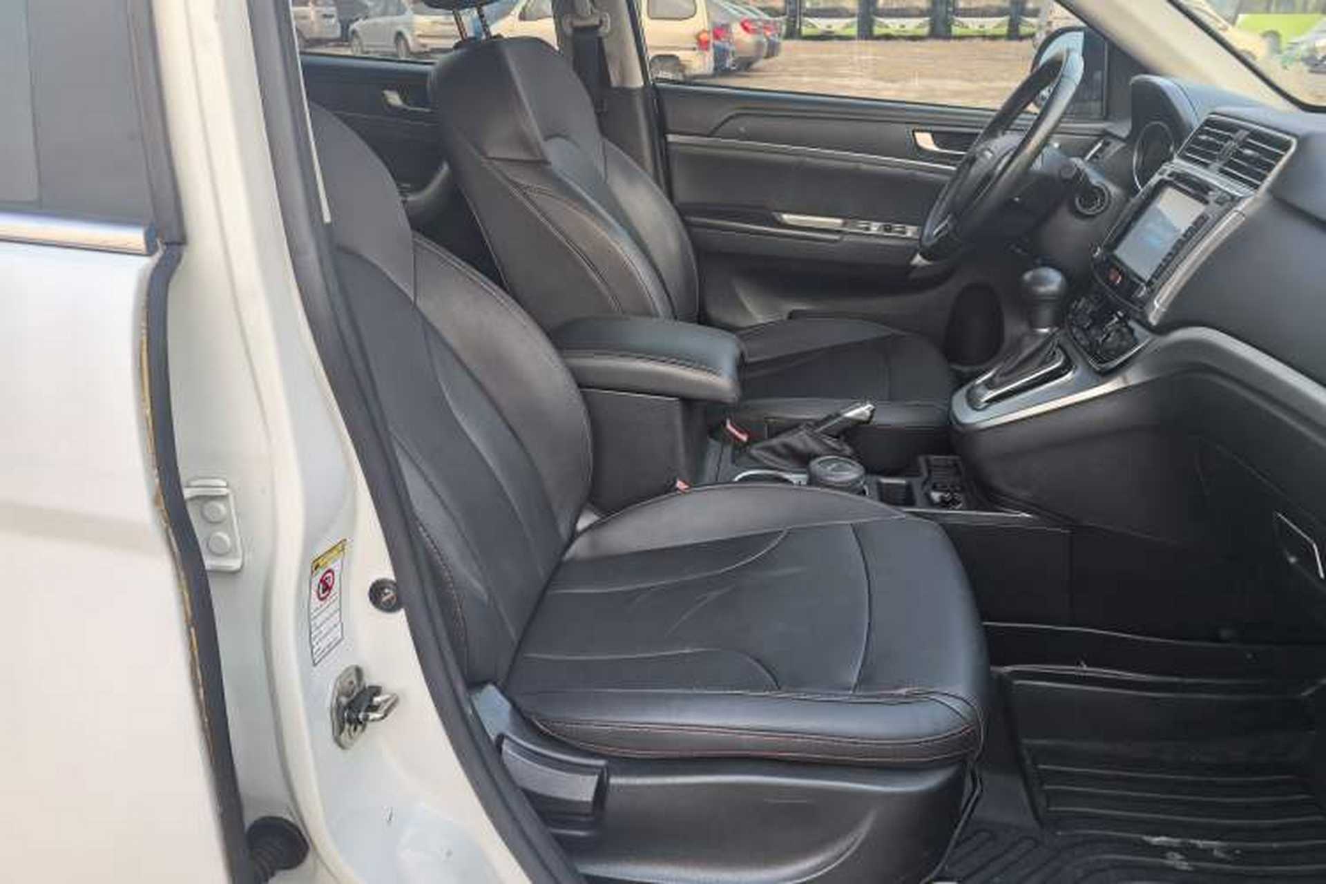 Used Haval H6 2017 Red-Label Sport Edition 1.5T Automatic Two-Wheel Drive Luxury Model Interior 2