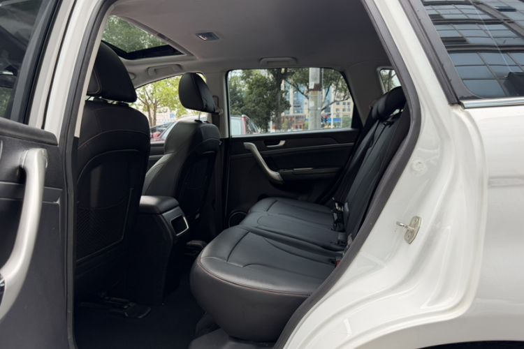 Used Haval H6 2017 Blue Label Sport Edition 1.5T Manual Two-Wheel Drive Elite Model Interior 2
