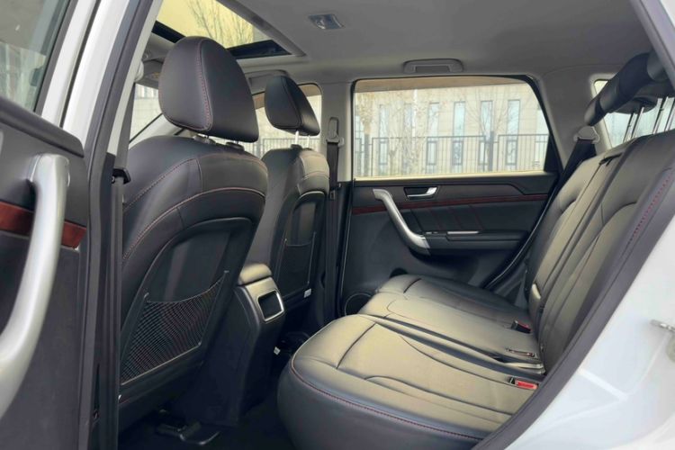 Used Haval H6 2017 Red-Label Sport Edition 1.5T Manual Two-Wheel Drive Elite Model Interior 2