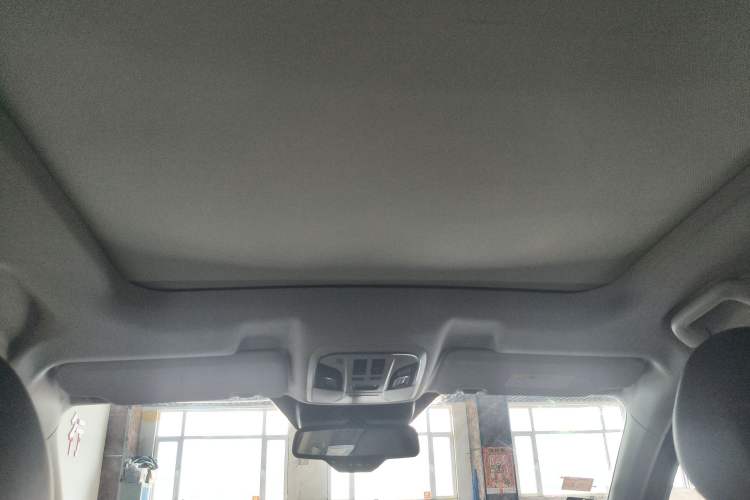 Used Haval H6 2017 Red Label 2.0T Automatic Two-Wheel Drive ZhiShang Model Interior 3